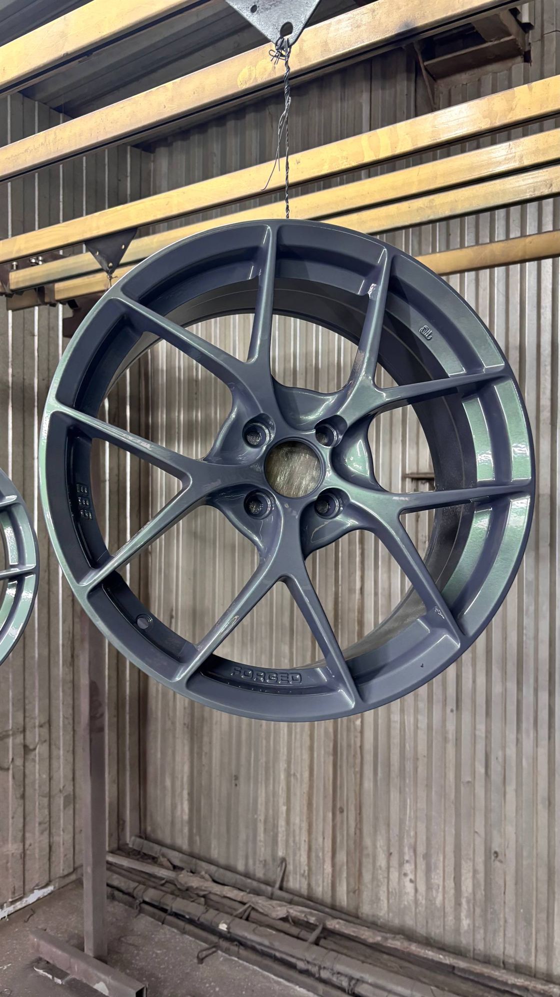 Комплект литых дисков после порошковой покраски